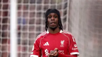 تلقى ليفربول ضربة أخرى بسبب الإصابات، حيث تم استبدال جيريمي فرينبونج بعد مشاركته كبديل في المباراة ضد هولندا